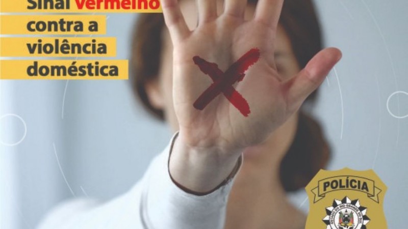 Campanha que incentiva mulheres a denunciarem agressores por meio de um X vermelho na palma da mão continua