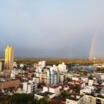 Depois da chuva congelada um lindo arco-íris aparece no final de tarde em São Leopoldo