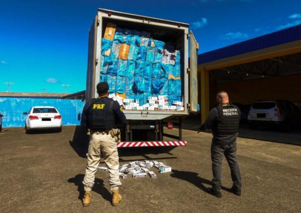 Veja o vídeo do caminhão de São Leopoldo que foi apreendido com R$ 1,74 milhão em cigarros contrabandeados