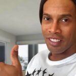 Ronaldinho Gaúcho é diagnosticado com covid-19