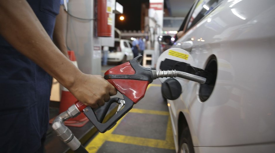 Petrobras reduz preços de gasolina e diesel a partir desta terça (27)