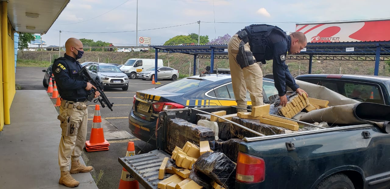 VÍDEO: PRF apreende quase meia tonelada de maconha na Freeway