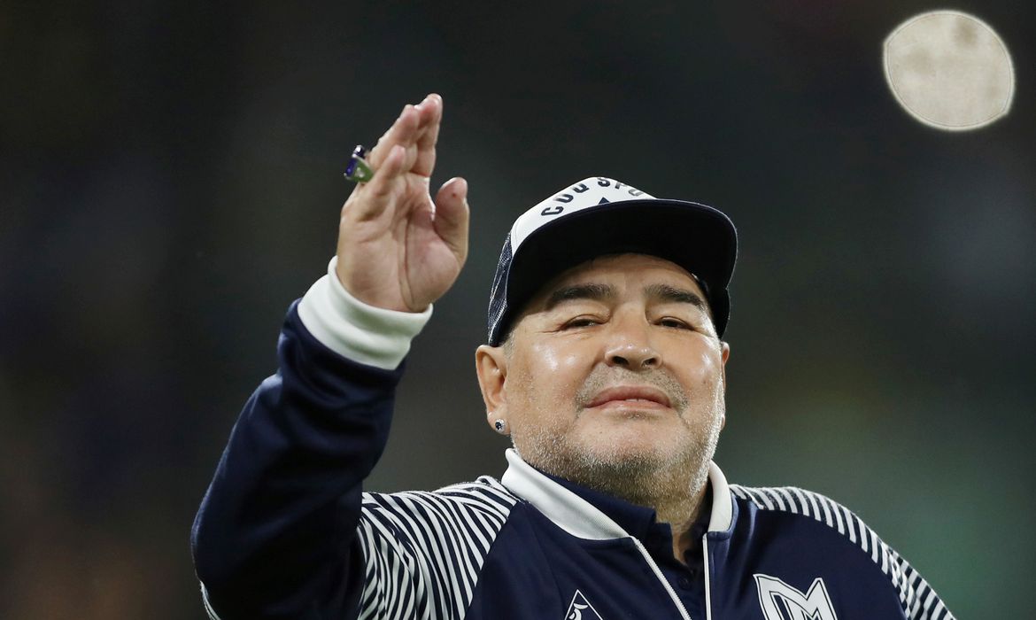 Herança de Maradona deve acabar em briga judicial e pode ser dividida com até 11 filhos