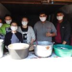 Grupo de voluntários independente serve 500 refeições por semana na Cohab Duque