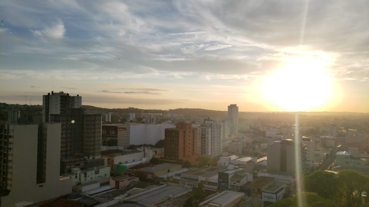 O sol brilha em São Leopoldo, mas vem chuva e temporais isolados da tarde para a noite desta quarta-feira