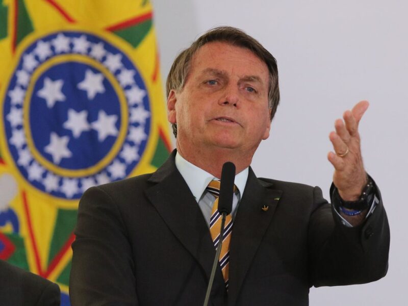 Bolsonaro sanciona regulamentação do Fundeb