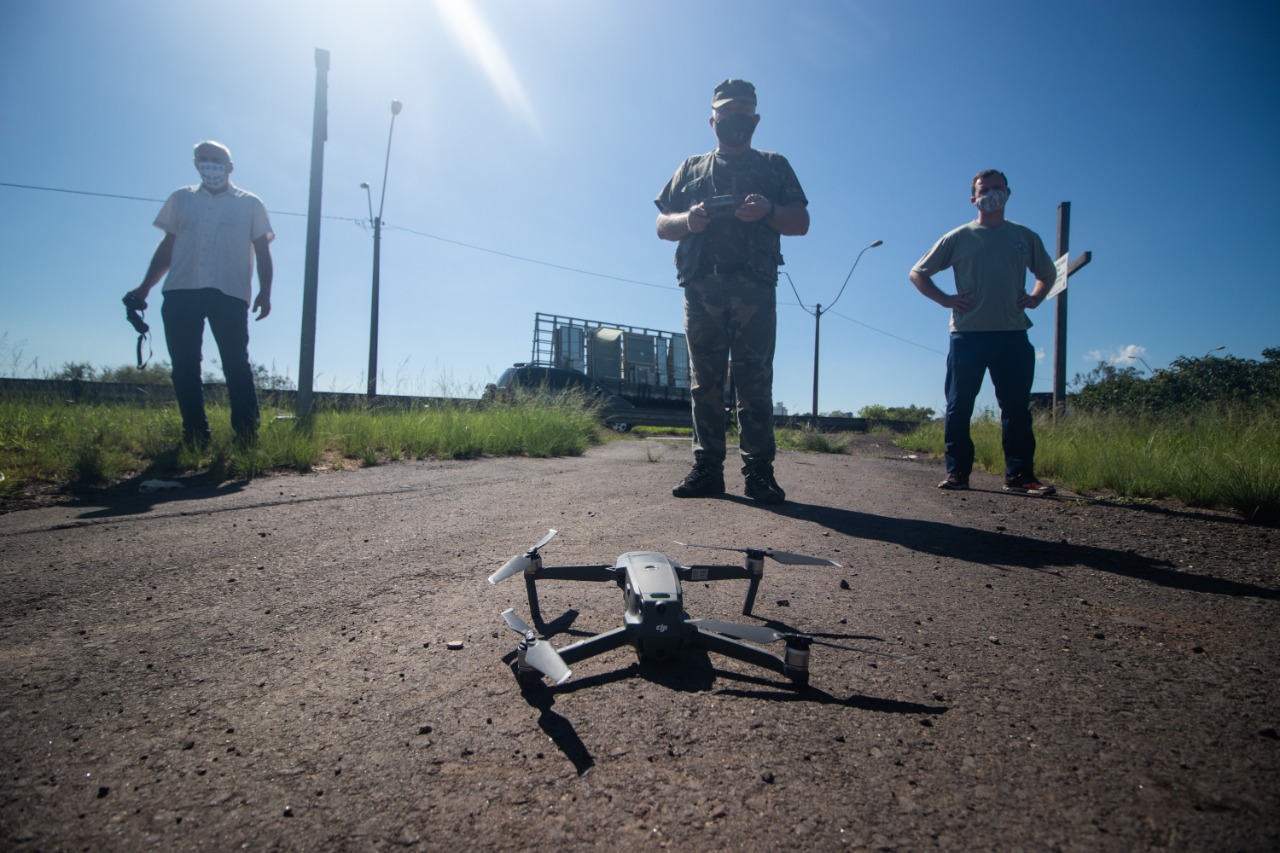 Com uso de drone, Prefeitura realiza vistoria nos diques do sistema contra as cheias