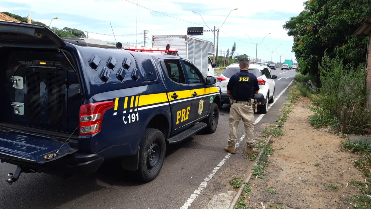 Preso em São Leopoldo homem de Novo Hamburgo com Nissan Kicks roubado em 2019 e que circulava com placas clonadas