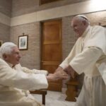 Papa Francisco e Bento XVI foram vacinados contra a Covid-19