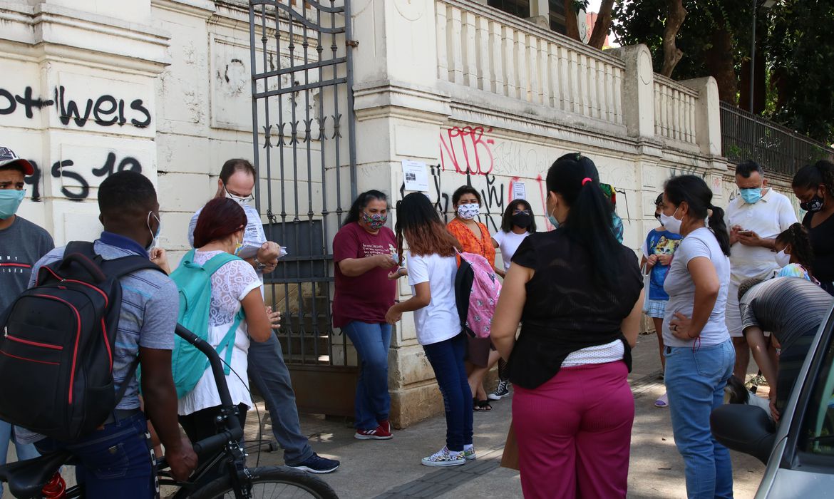 Escolas de São Paulo registram 741 casos de covid-19 só este ano