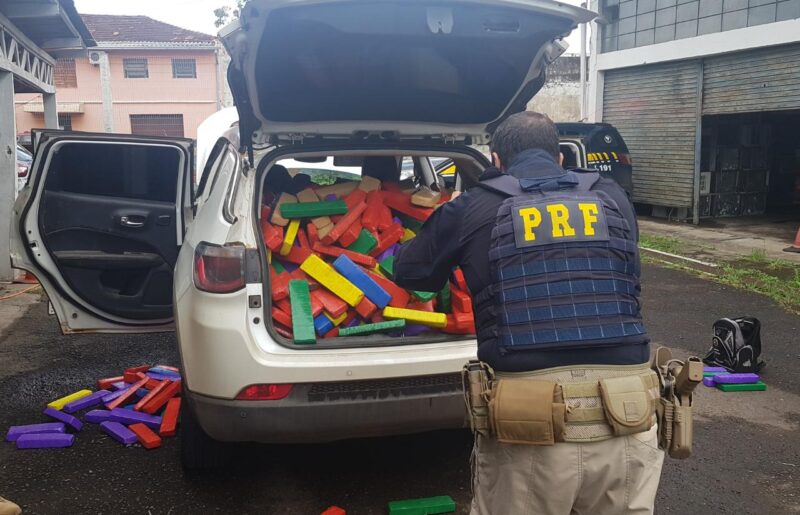 Após fugir por 40 km, homem é preso com quase uma tonelada de maconha em Portão