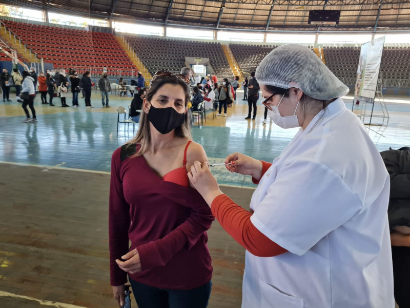 Vacinação em São Leopoldo chega para pessoas com 41 anos nesta quinta-feira (1°)