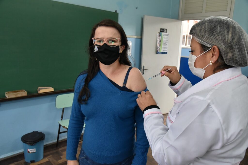 Pelo segundo dia consecutivo, São Leopoldo mantém vacinação só de 2ª dose