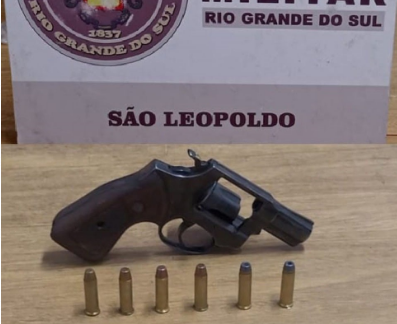 Homem é preso em revenda de veículos no Santos Dumont por porte ilegal de arma