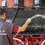 Banho nas locomotivas para comemorar 45 anos do Museu do Trem