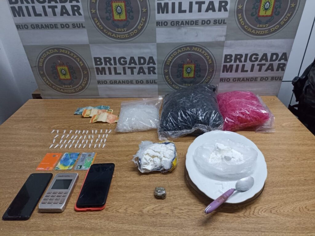 Mulher de 22 anos é presa no São Miguel por tráfico de drogas
