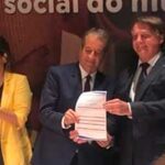 Após dois anos sem partido, presidente Bolsonaro se filia ao PL