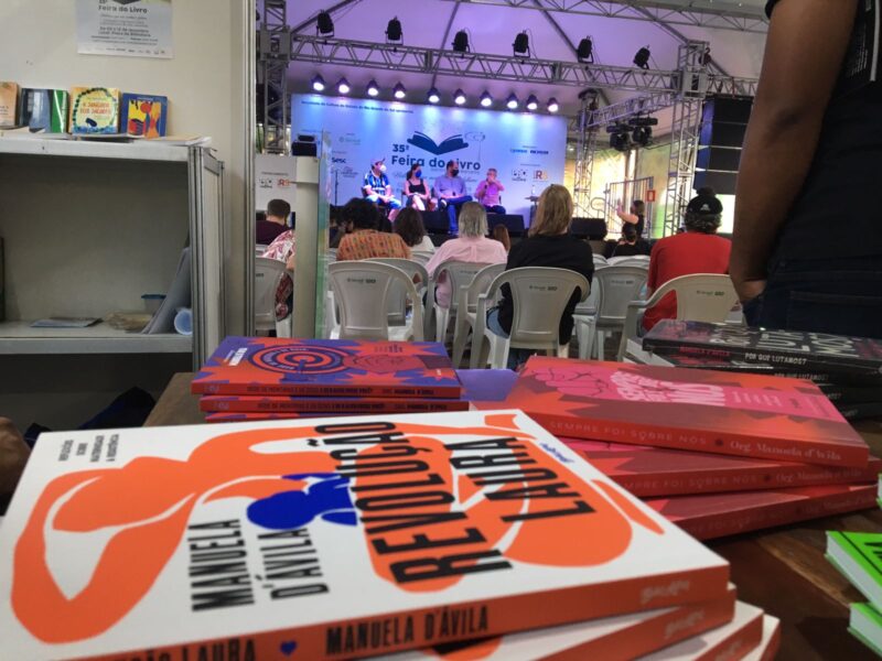 Sábado terá vacinação em frente ao Atacadão e no domingo na Feira do Livro
