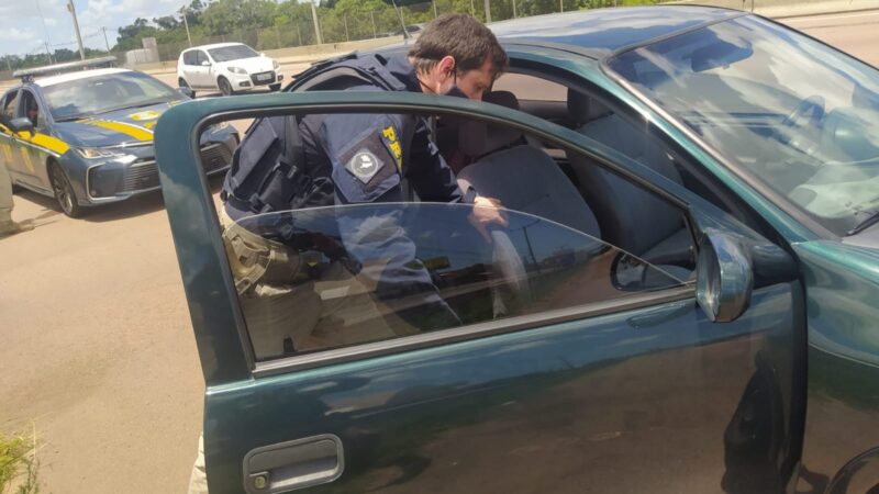 Veículo furtado em estacionamento de supermercado em São Leopoldo é recuperado na Freeway