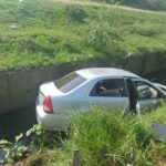 VÍDEO : BM  persegue dupla com carro roubado que acabou dentro do valão, na Vicentina