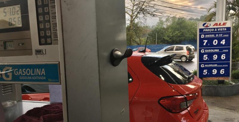 Governo federal estima queda de R$ 1,55 na gasolina e R$ 0,31 no etanol