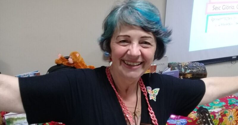 A professora, escritora e contadora de histórias Vera Hoffmann, foi indicada ao Prêmio Baobá – o Oscar da Contação de Histórias