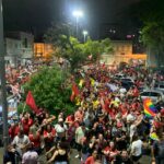 EXPECTATIVA: Petistas de São Leopoldo aguardam o resultado final para presidente no país