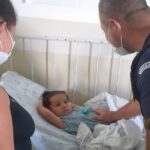 Agilidade de agentes da GCM de SL salva criança de 1 ano e 4 meses após desmaiar por engasgo