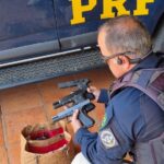 Mulher de Novo Hamburgo é presa pela PRF transportando três pistolas em ônibus