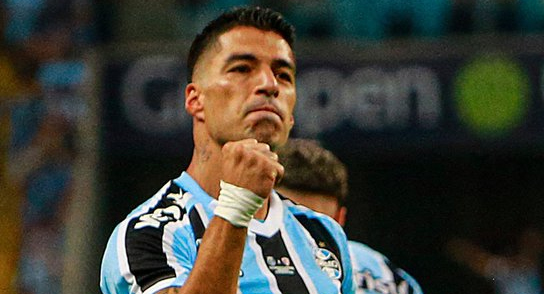 De virada e com gol de Luisito Suárez, Grêmio vence o Caxias na abertura do Gauchão