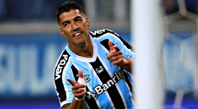 Luisito Suárez marca três gols, Grêmio vence o São Luiz por 4 a 1 e é tetracampeão da Recopa Gaúcha