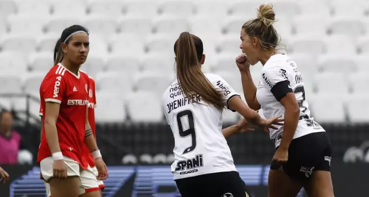 Corinthians vence Inter e avança para a final da Supercopa Feminina