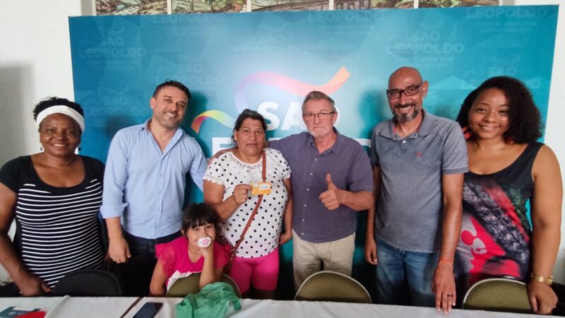 Prefeitura de São Leopoldo entrega mais 190 cartões do Programa São Léo Mais Renda