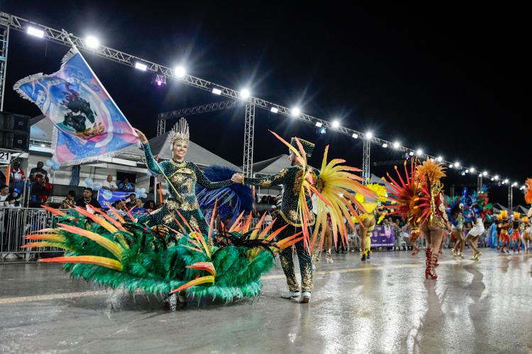 Segunda noite dos desfiles do Carnaval de Porto Alegre ocorre neste sábado
