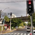Semáforo é instalado no cruzamento da rua São José com a Osvaldo Cruz no Centro