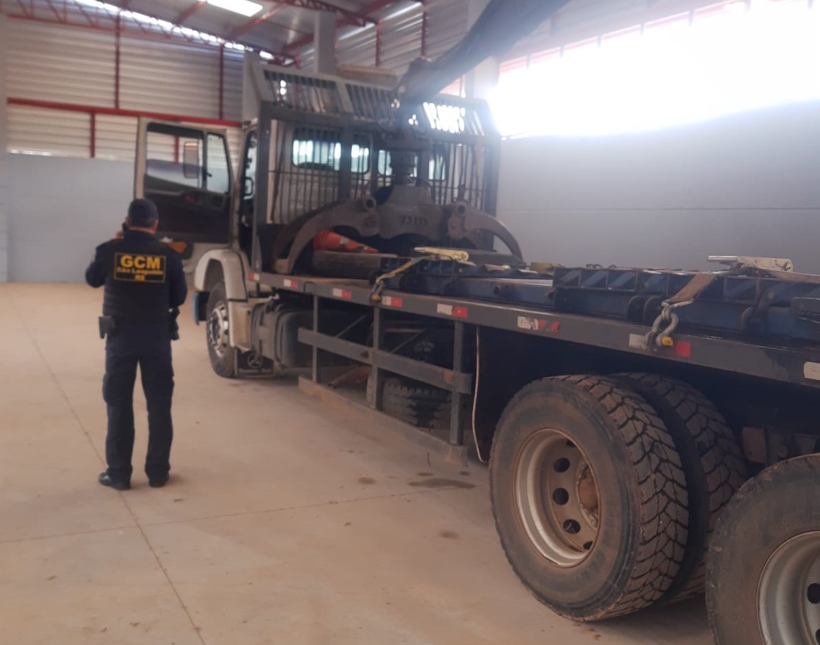 GCM recupera caminhão roubado