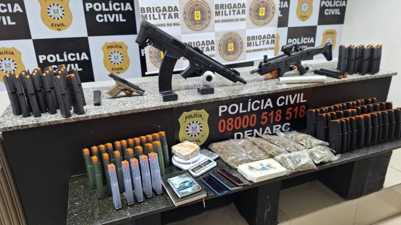 Em três ações simultâneas Polícia Civil apreende drogas e armas de facção criminosa