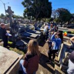Historiador Márcio Linck realiza visita guiada no cemitério municipal Cristo Rei