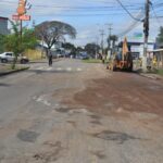 Rótula entre a Arnaldo Pereira da Silva e avenida Atalíbio Taurino de Resende está com bloqueio