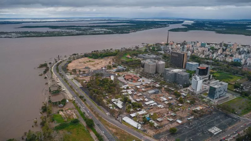 Guaíba volta a ultrapassar cota de inundação no bairro Arquipélago
