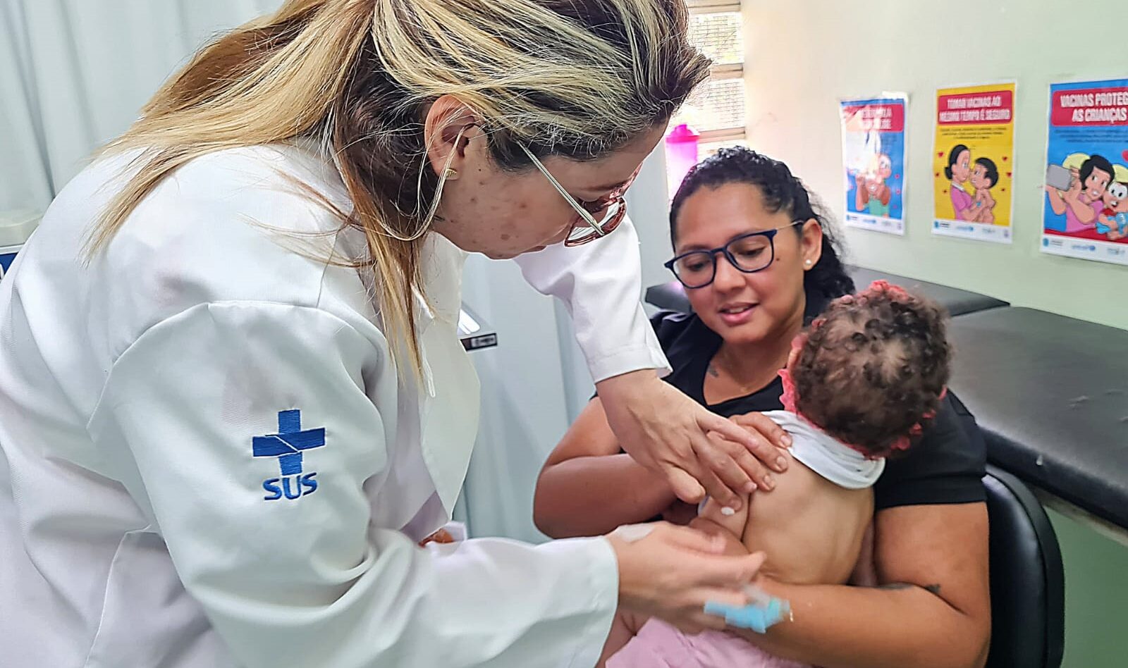Mulheres e crianças marcam presença no Super Sábado Rosa e de Vacinação em São Leopoldo