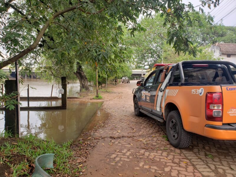 Rio dos Sinos atinge 4,30 metros em São Leopoldo e entra no status de alerta