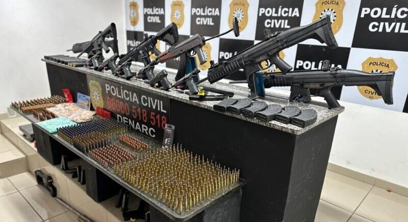 VÍDEO: Polícia apreende armas de guerra, fuzis e metralhadoras, de associação criminosa