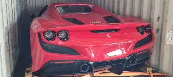 Leilão da Receita Federal terá Ferrari avaliada em R$ 5 milhões