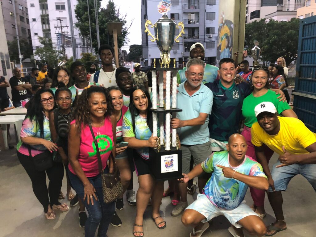 Verde e Rosa é campeão do carnaval do Bicentenário com 219,3 pontos