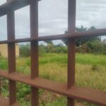 Terrenos com matos e caixa d´água aberta geram preocupações e reclamações de moradores da Feitoria Seller
